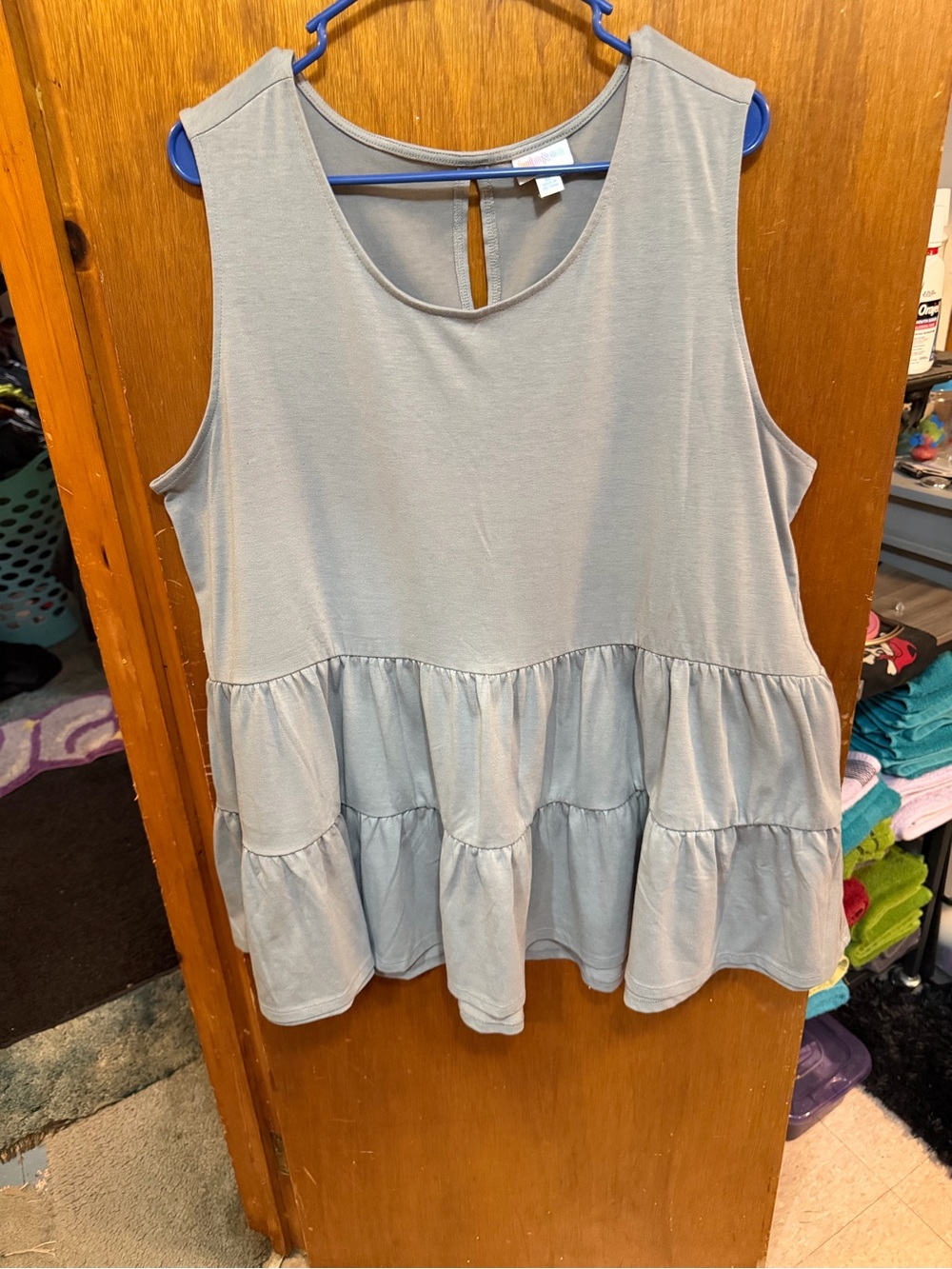 NWOT LuLaRoe Eliana Sleeveless Tiered Tunic Top - Light Gray